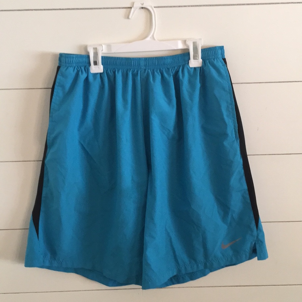mens NIKE dri-fit running shorts XL